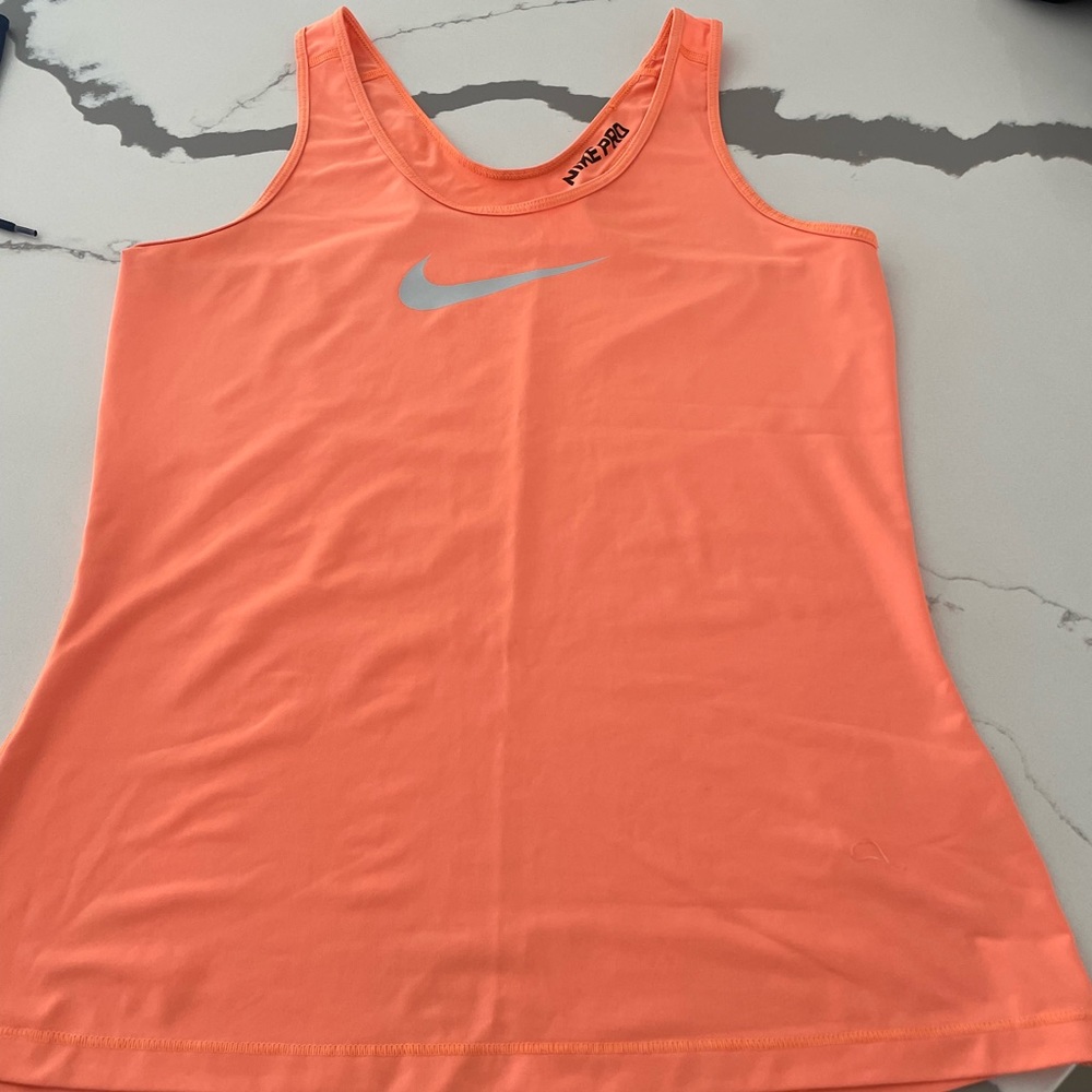 Athletic tank top